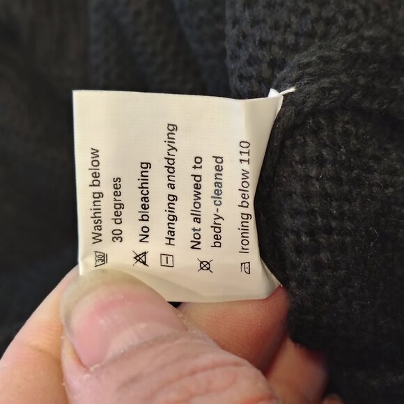 Halloween Sweater Knit Pullover Boo Glitter Design Black Medium 100% Polyester - Picture 7 of 7